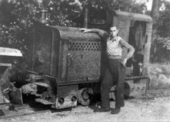 Kurstjens Deutz OMZ met machinist bewerkt.jpg