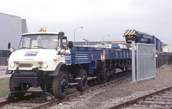 Unimog Volker Stevin HdJ181103286 c.jpg