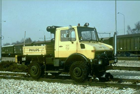 Unimog Philips PdG D.jpg