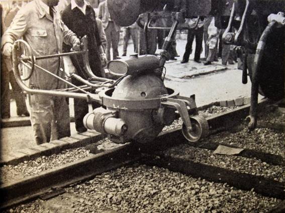 TussenDeRails ILO Jaarbeurs 1955 a.jpg